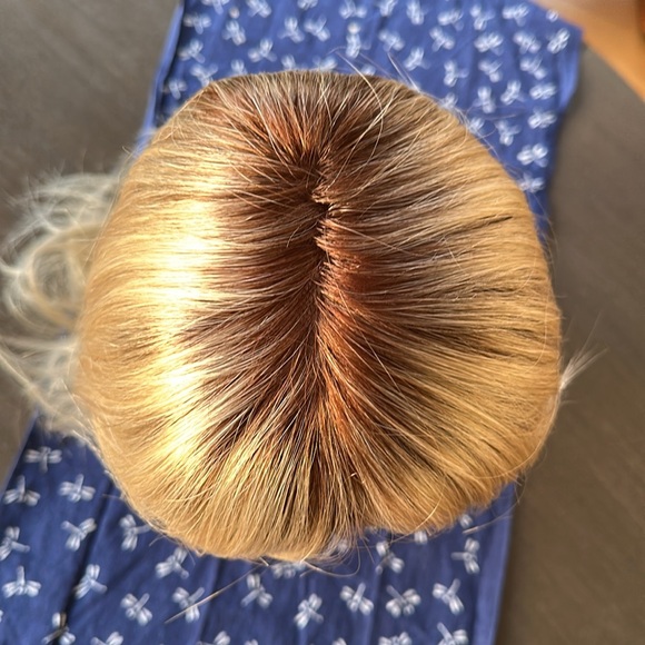 New long blond wig - Angela in champagne rooted by Rene of Paris - Picture 5 of 10